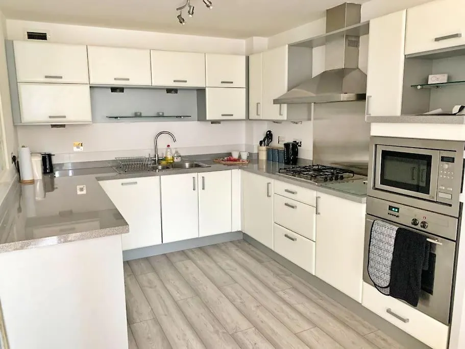 Two Bedroom Apartment In Central Bournemouth