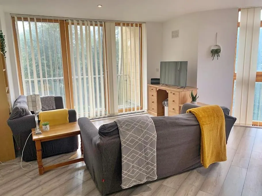 Two Bedroom Apartment In Central Bournemouth location
